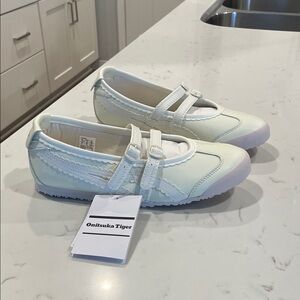 New Tiger Mary Jane Sneakers Size 8.5